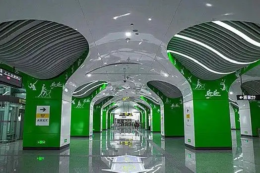 本周六,鄭州地鐵部分線路延時(shí)服務(wù),多舉措暖心護(hù)航乘客出行